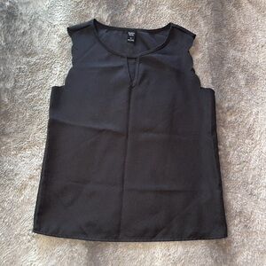 Emery Rose Black Scalloped Neck Tank 🖤 NWOT